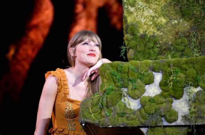 Taylor Swift Shares Family Connection to Singapore, Where Mom Andrea