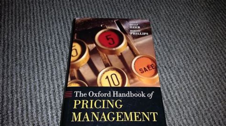 The Oxford Handbook of Pricing Management: Expert Insights PDF