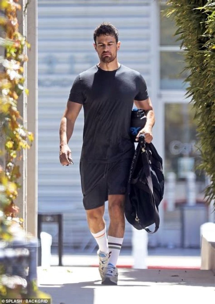 Theo James Workout Routine: The Ultimate Guide To Achieving His Physique