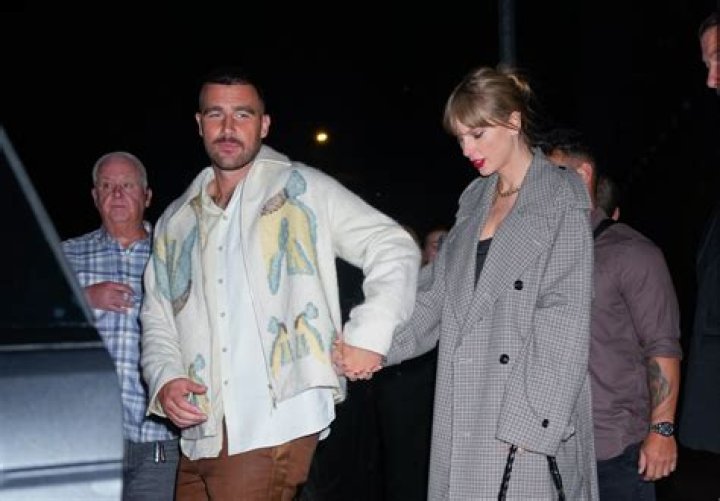 Travis Kelce apologizes to Taylor Swift's dad for missed highfive