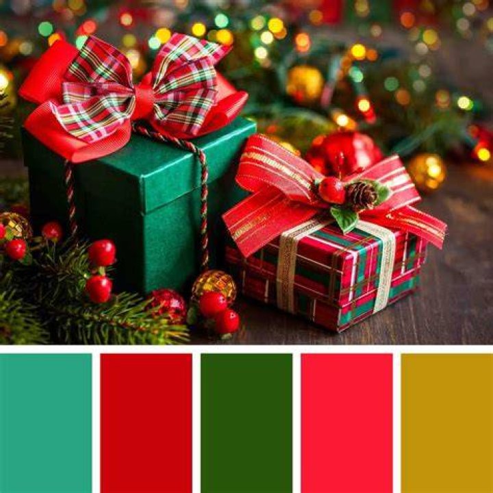 What are the traditional Colours of Christmas?