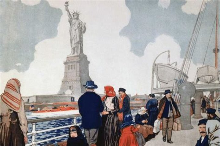 What did the Statue of Liberty promise immigrants?