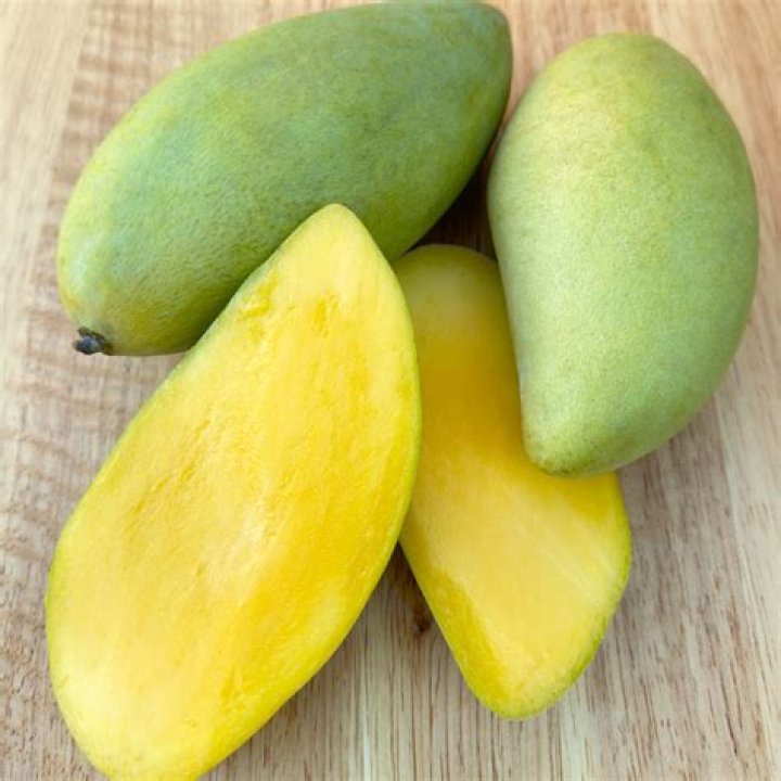 What does Nam Doc Mai mango taste like?