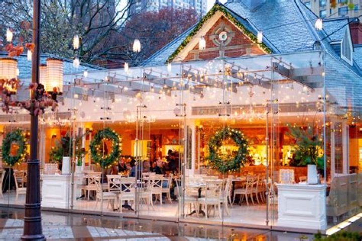 What is open on Christmas in NYC?