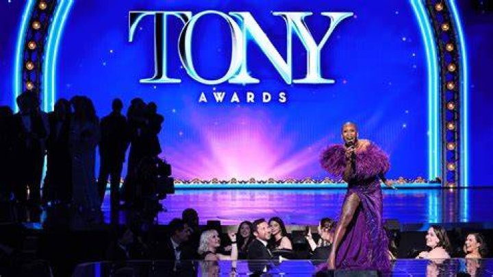 What is the shortest run show do you win a best musical Tony Award?