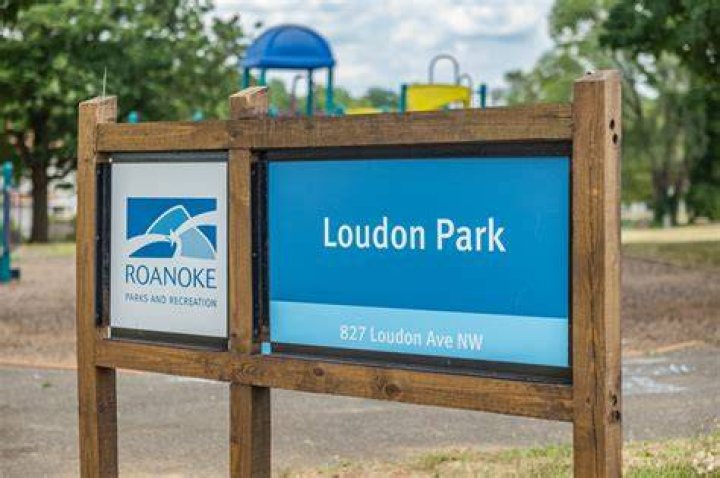 Where can I park for free in Roanoke VA?