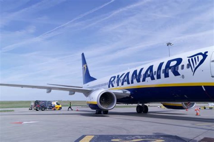 Where is the base of Ryanair?