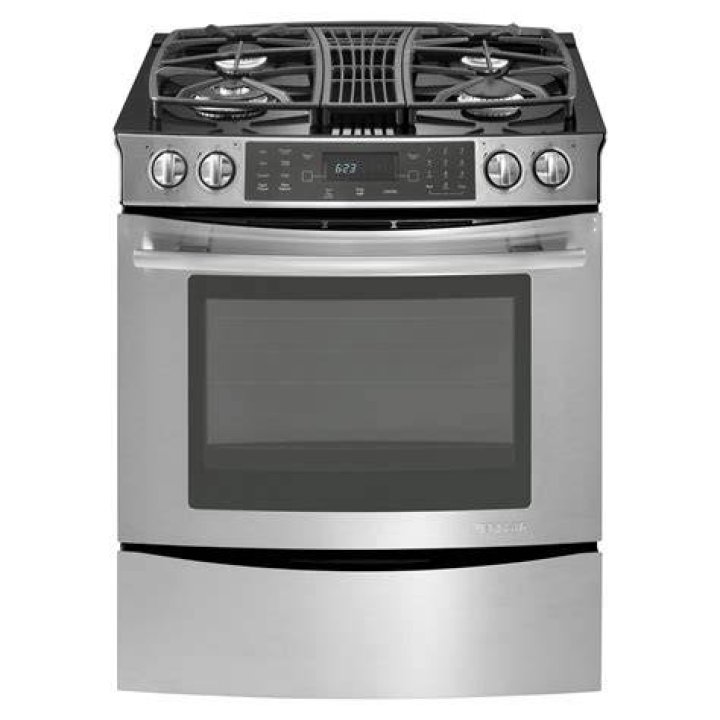 Who makes a slide in gas range with downdraft?