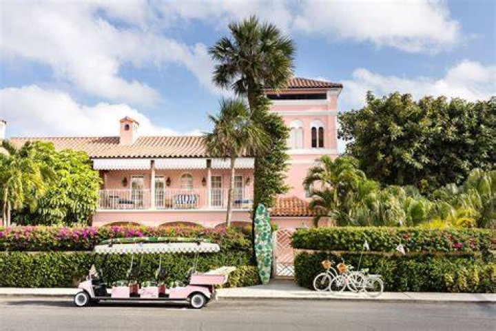 Who owns The Colony Palm Beach?