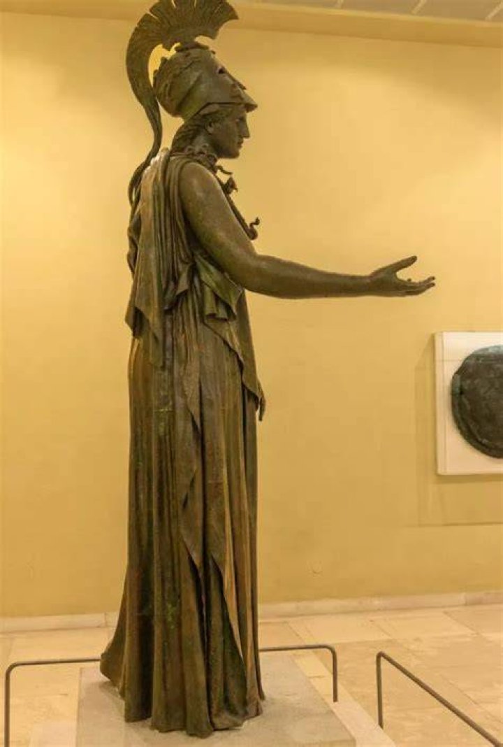 Why are there so few bronze Greek statues?
