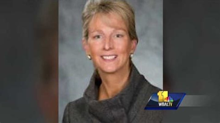 Woman fatally stabbed in Roland Park